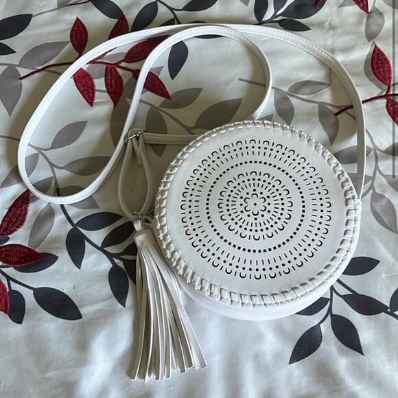 Art Class white crossbody with tassel - Picture 1 of 10